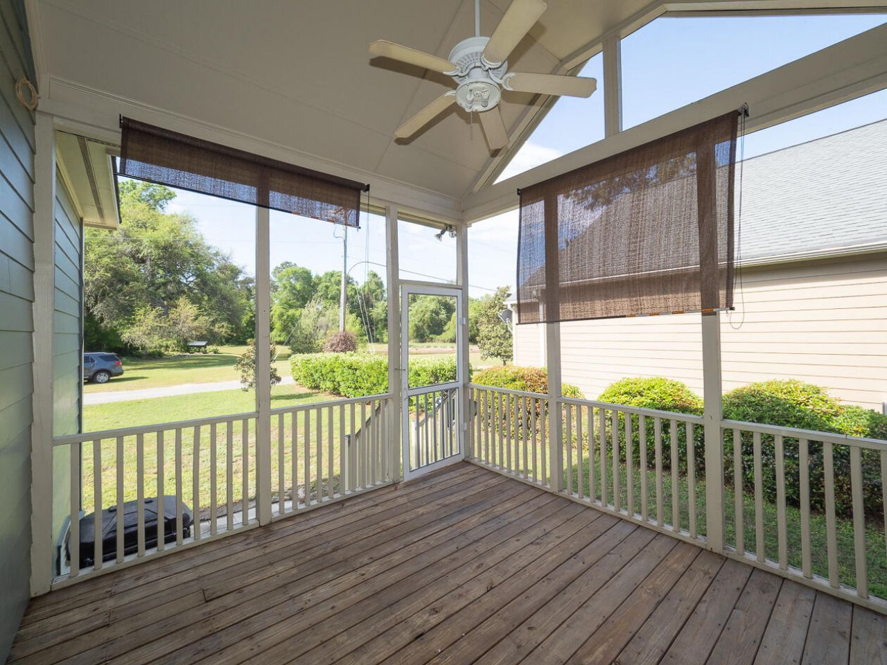3040 Treadwell Street Photo 25