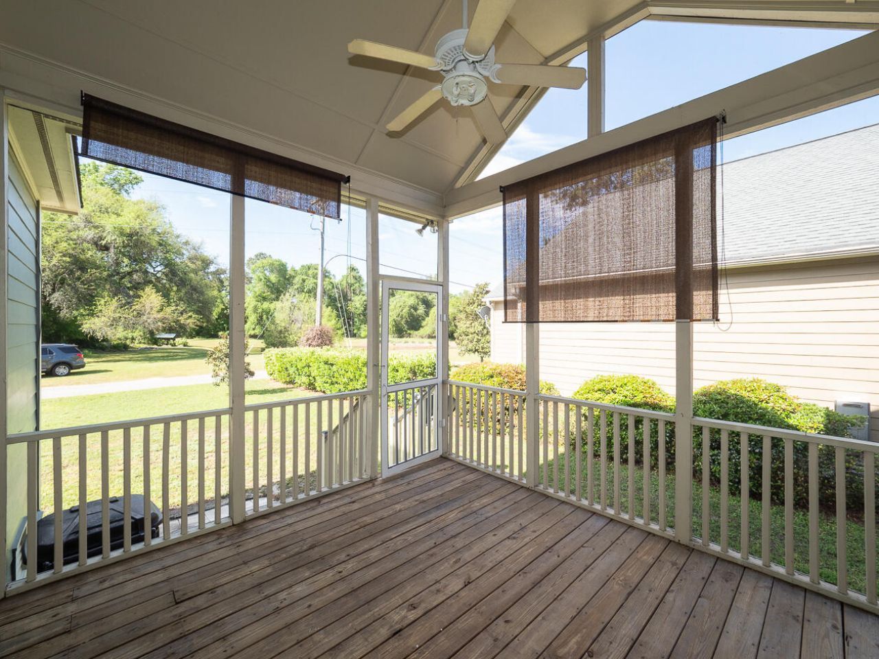 3040 Treadwell Street Photo 27