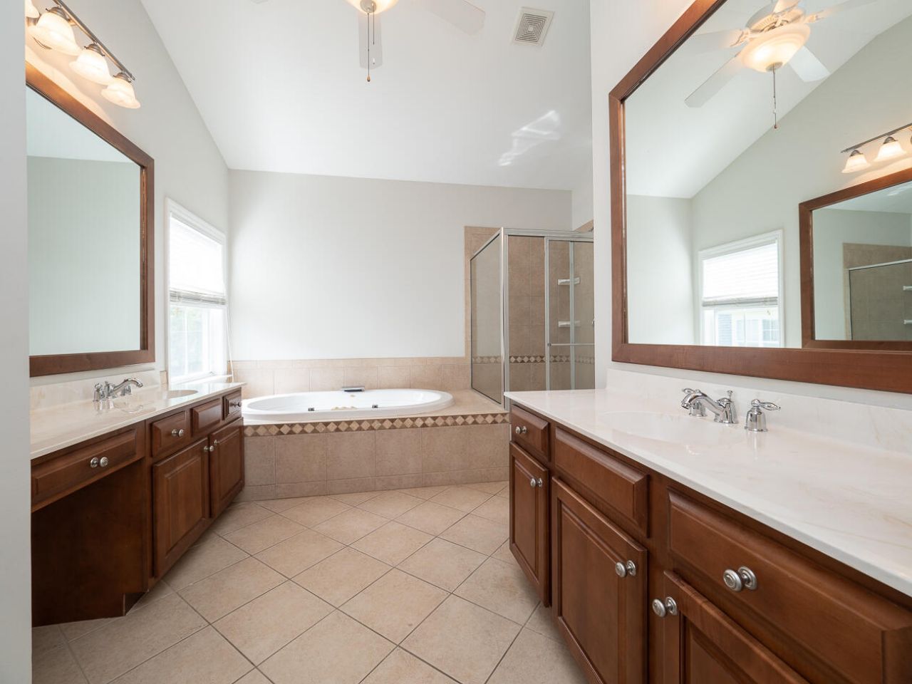 3040 Treadwell Street Photo 33