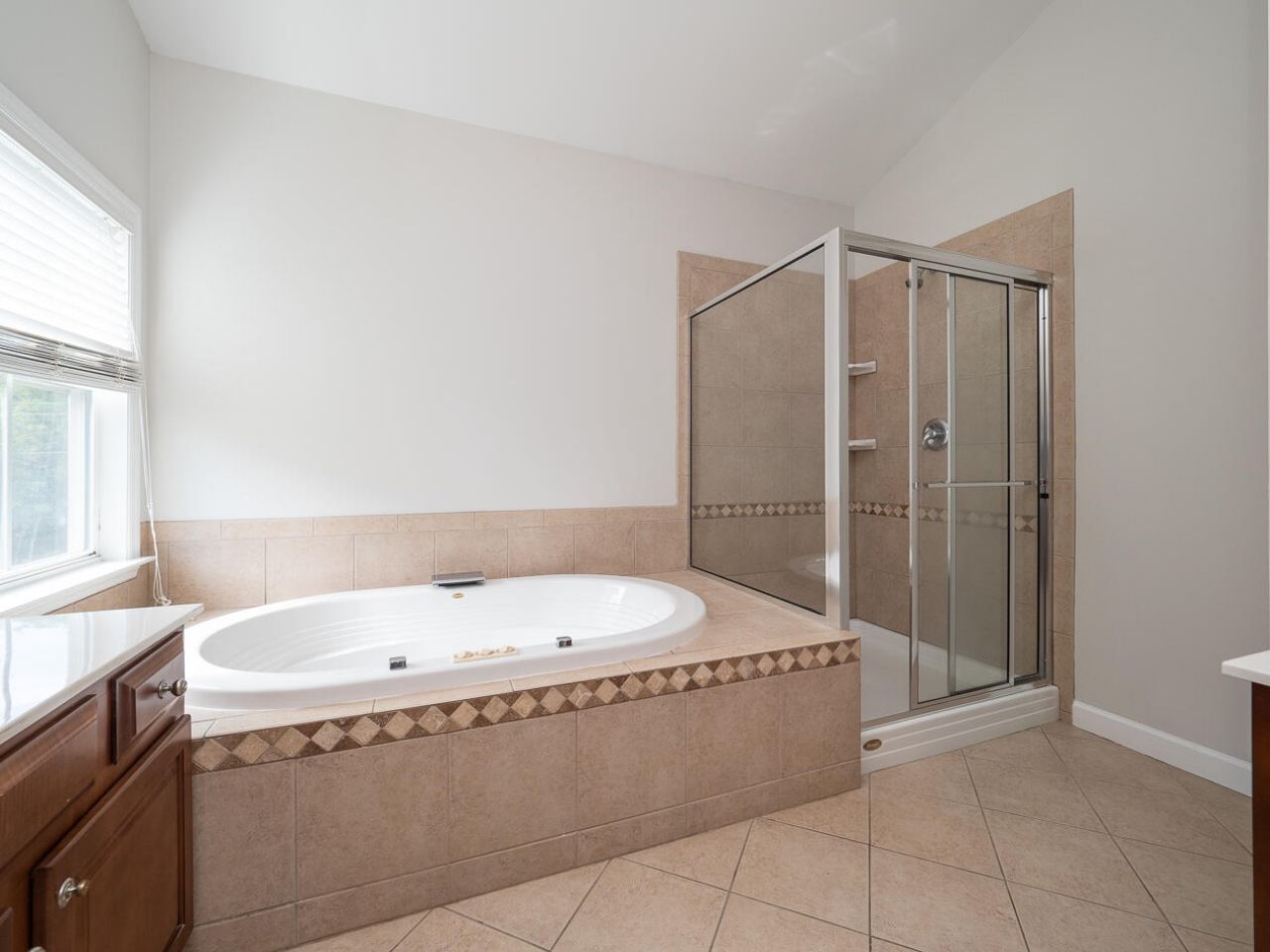 3040 Treadwell Street Photo 34