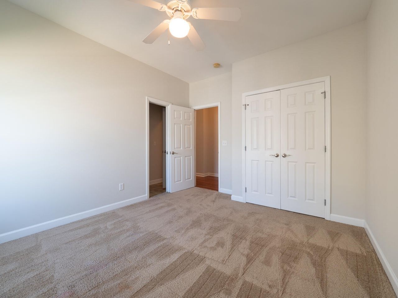 3040 Treadwell Street Photo 41