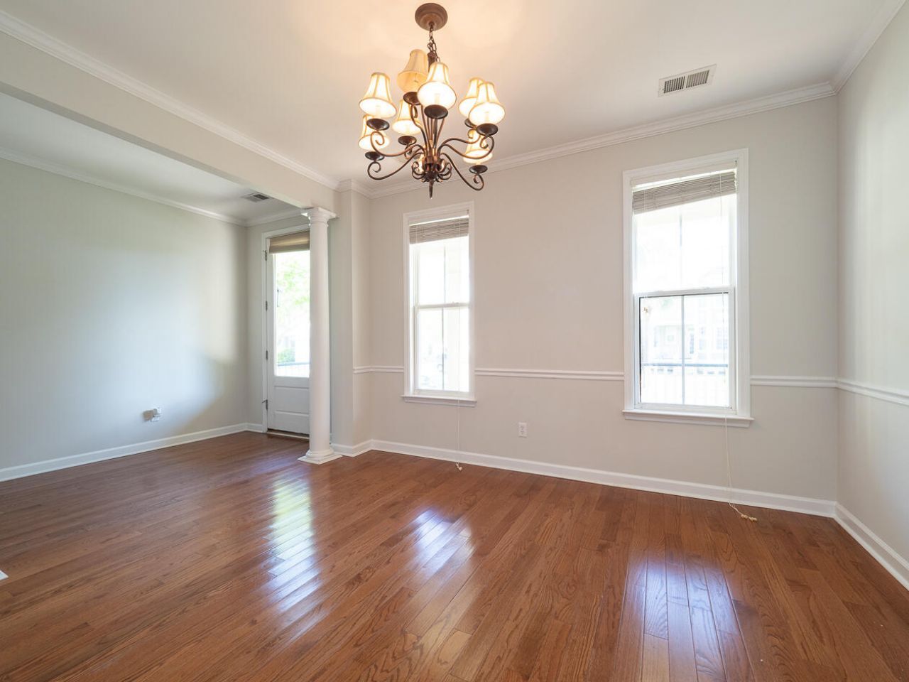 3040 Treadwell Street Photo 6