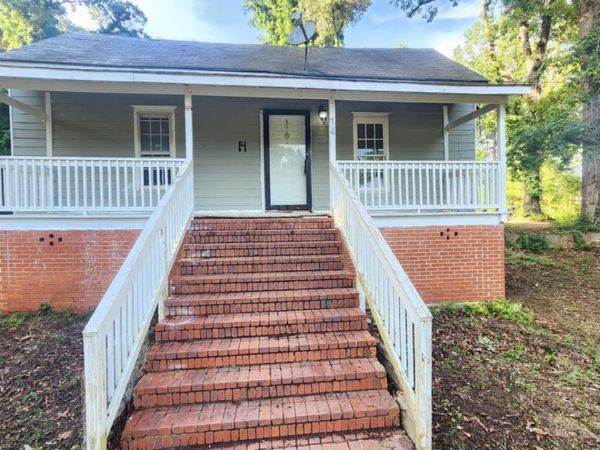 71 Sargent Railroad Avenue, Newnan, GA 30263