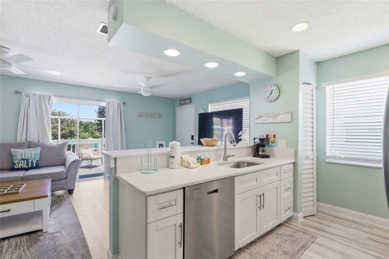 207 71st Street, Unit E, Holmes Beach, FL 34217 Photo