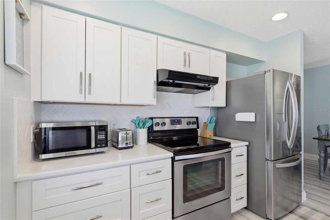 207 71st Street, Unit E, Holmes Beach, FL 34217 Photo