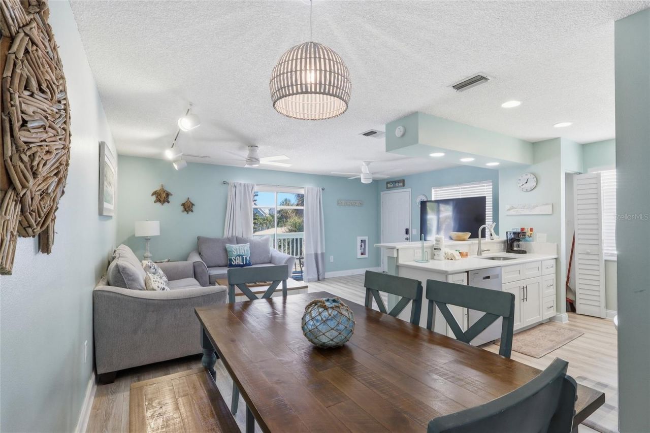 207 71st Street, Unit E, Holmes Beach, FL 34217 Photo