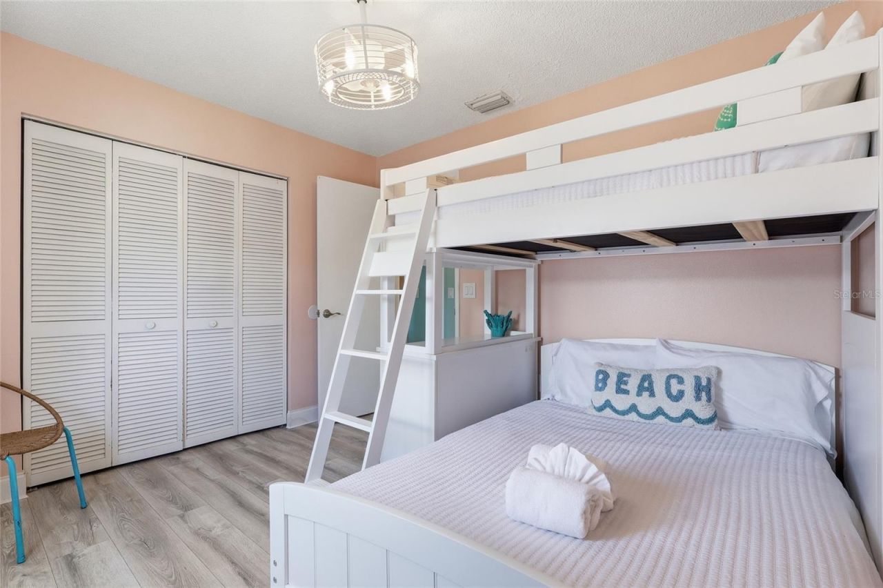 207 71st Street, Unit E, Holmes Beach, FL 34217 Photo