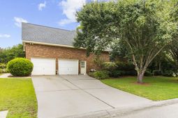 2001 Carriage Way photo 4