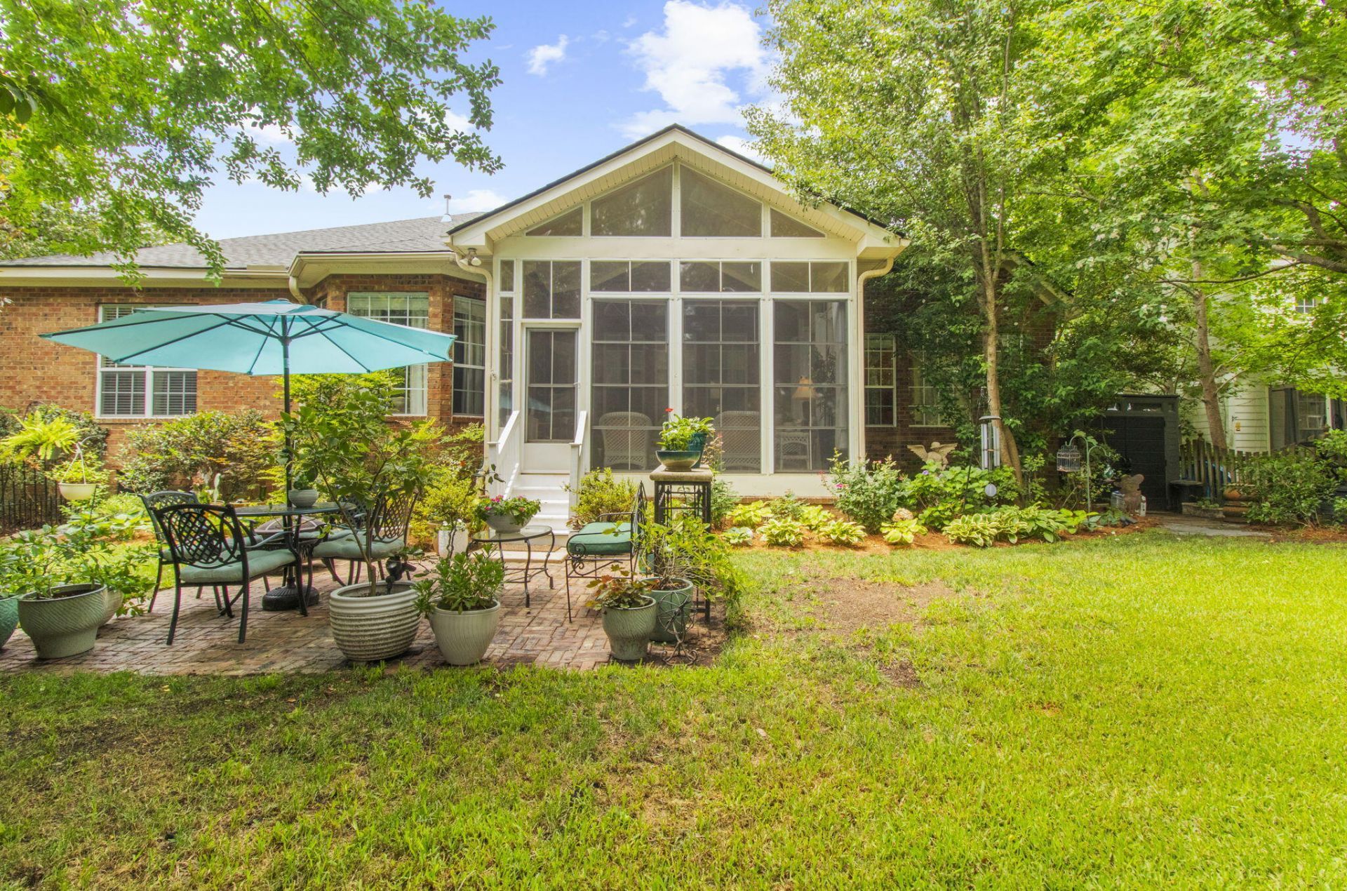 2001 Carriage Way Photo 44