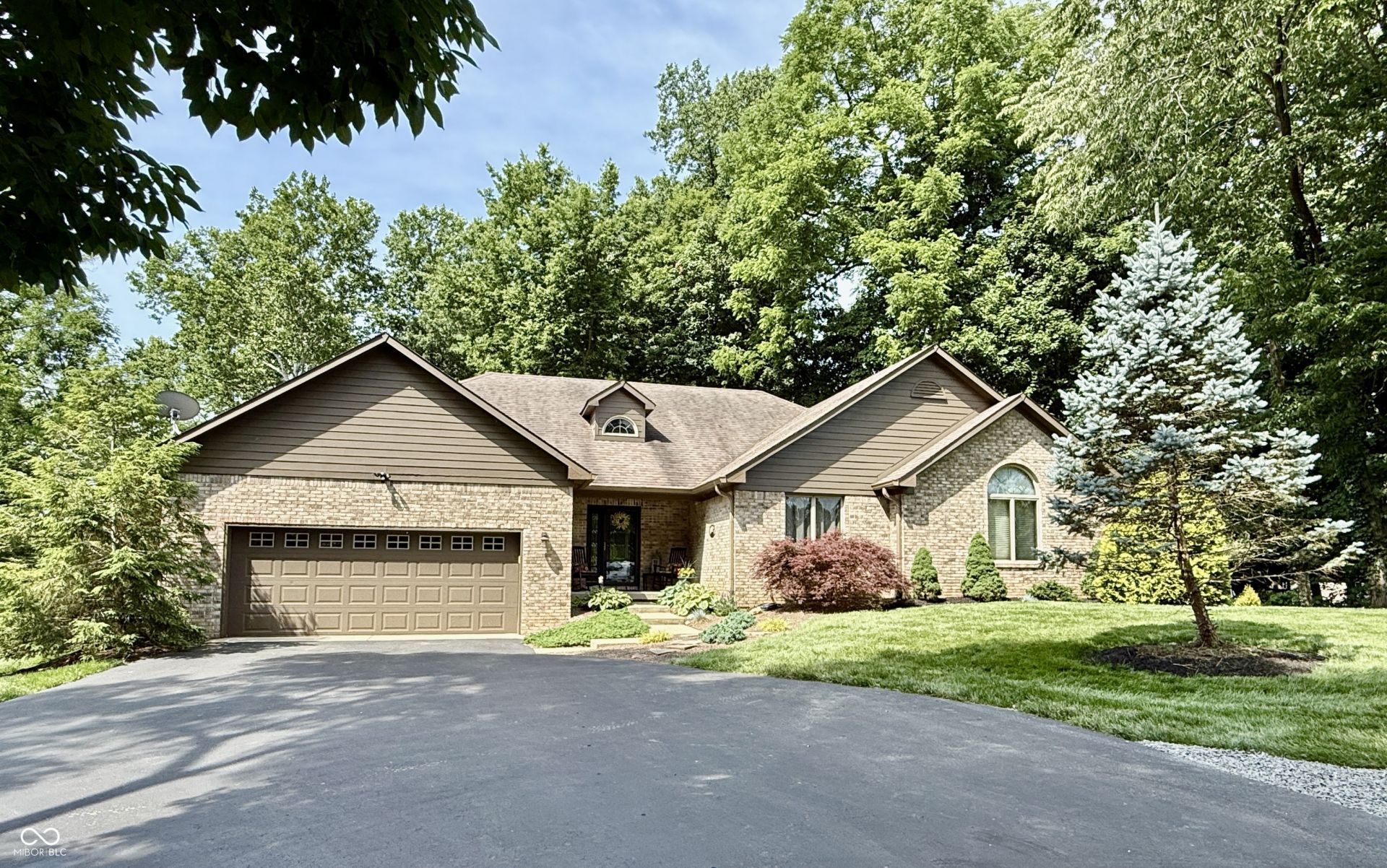 4445 W Pitcher Drive, Trafalgar, IN 46181 Main Photo