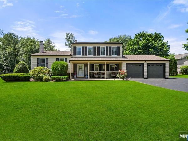 21 Baron Road, WEST MILFORD, NJ 07480