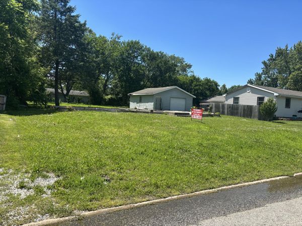 764 Acadia Road, Valparaiso, IN 46385