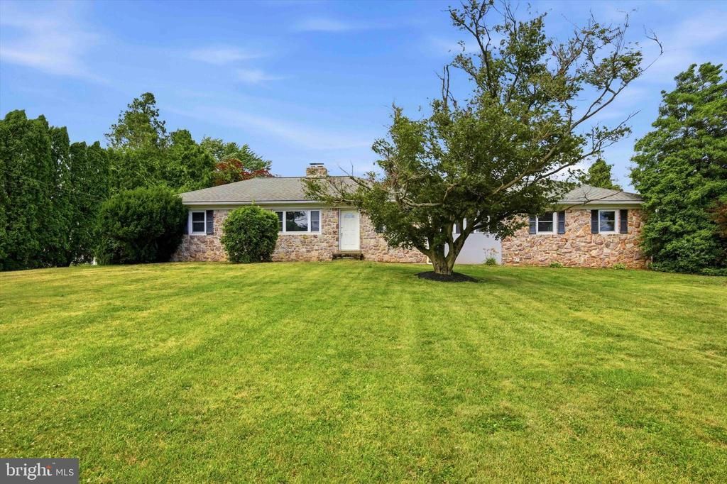 431 E Moyer Road, Pottstown, PA 19464 Main Photo