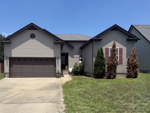 685 Fox Hound Dr , Clarksville, TN 37040