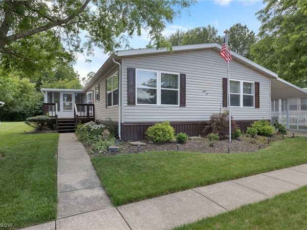 45 Periwinkle Drive , Olmsted Twp, OH 44138