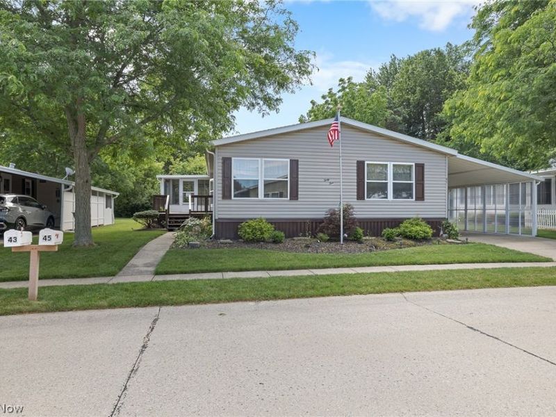 45 Periwinkle Drive, Olmsted Township, OH 44138 Photo 2