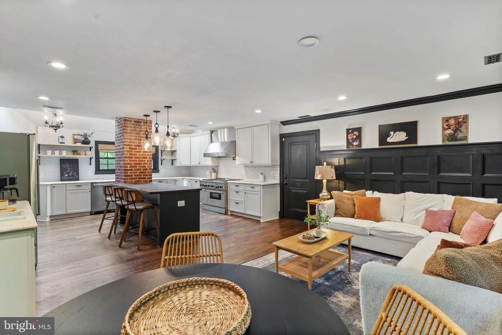 1040 WHITE SANDS DRIVE, LUSBY, MD 20657