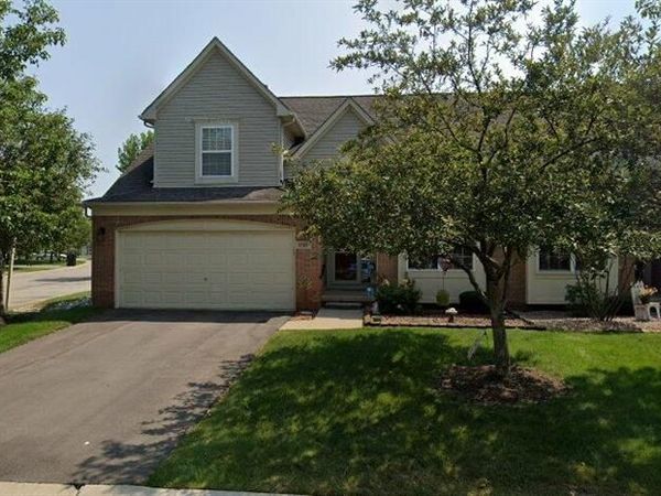 5569 Elmhurst Drive, Trenton, MI 48183