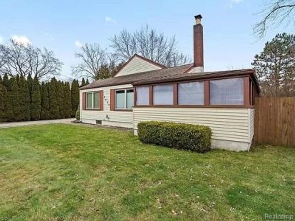 2030 Orpington Drive, Troy, MI 48083