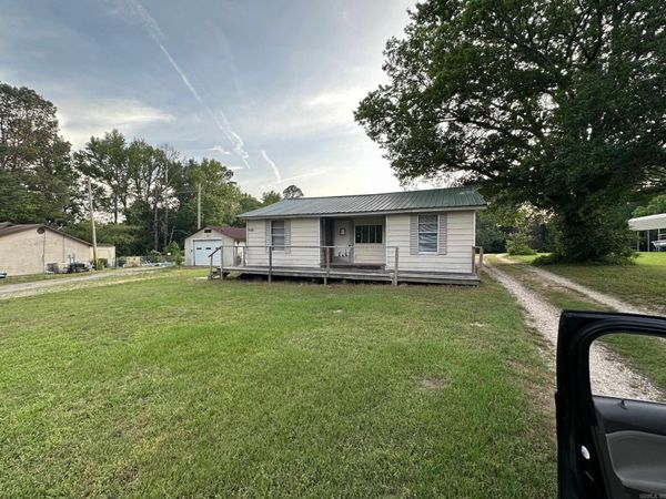 6105 Pointview Road, Benton, AR 72019