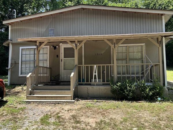 1315 Cedar Street , Benton, AR 72015