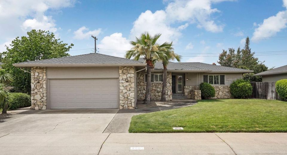 1207 Lakewood Dr, Lodi, CA 95240 Photo