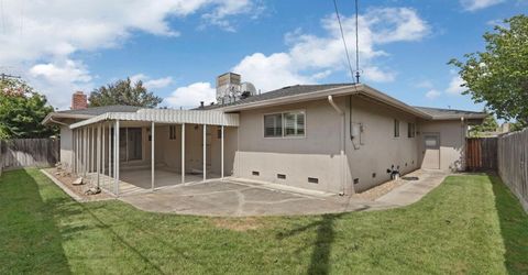 1207 Lakewood Dr, Lodi, CA 95240 Photo