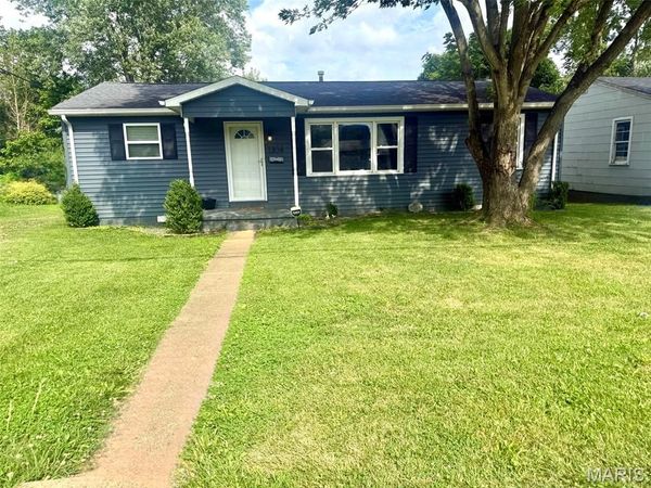 1304 N Middle Street, Farmington, MO 63640