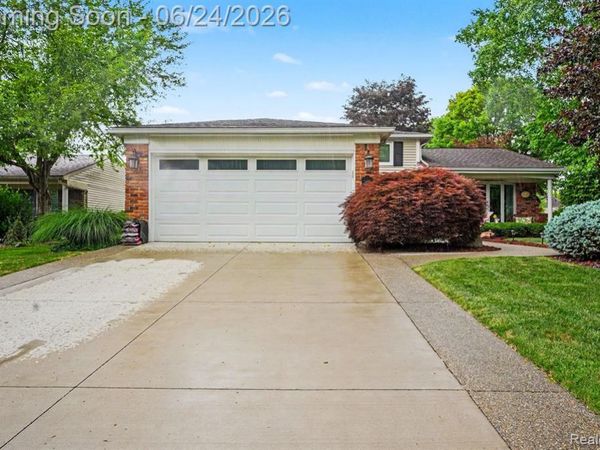 5997 Marble Drive, Troy, MI 48085