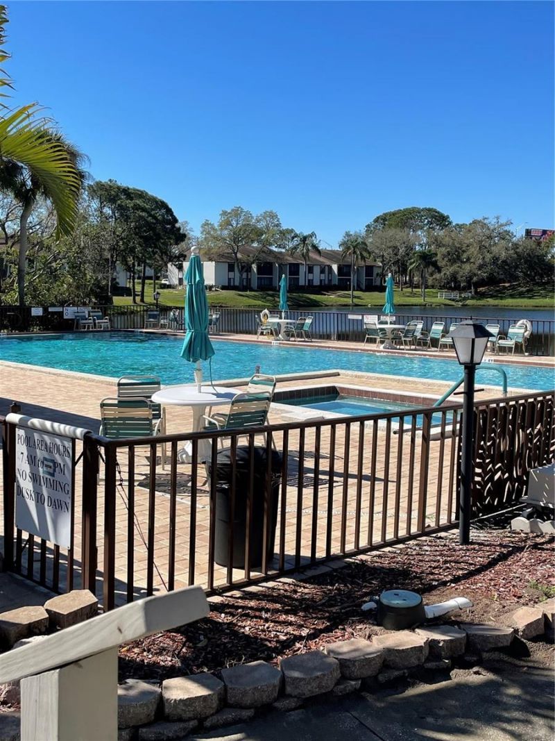 2655 Pine Ridge Way N, Unit D3, Palm Harbor, FL 34684 Photo