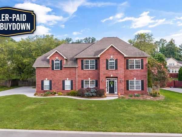 1376 Silver Leaf Drive, Lenoir City, TN 37772