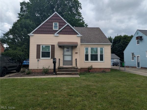 1722 Temple Avenue, Mayfield Heights, OH 44124