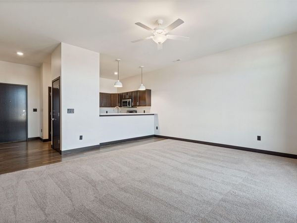 120 Twin Steeples Circle NE #307 , Dyersville, IA 52040