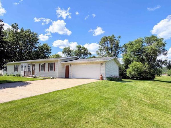1711 E Campion Boulevard, Prairie Du Chien, WI 53821