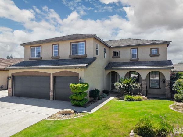 5905 Penn Station Lane, Bakersfield, CA 93311