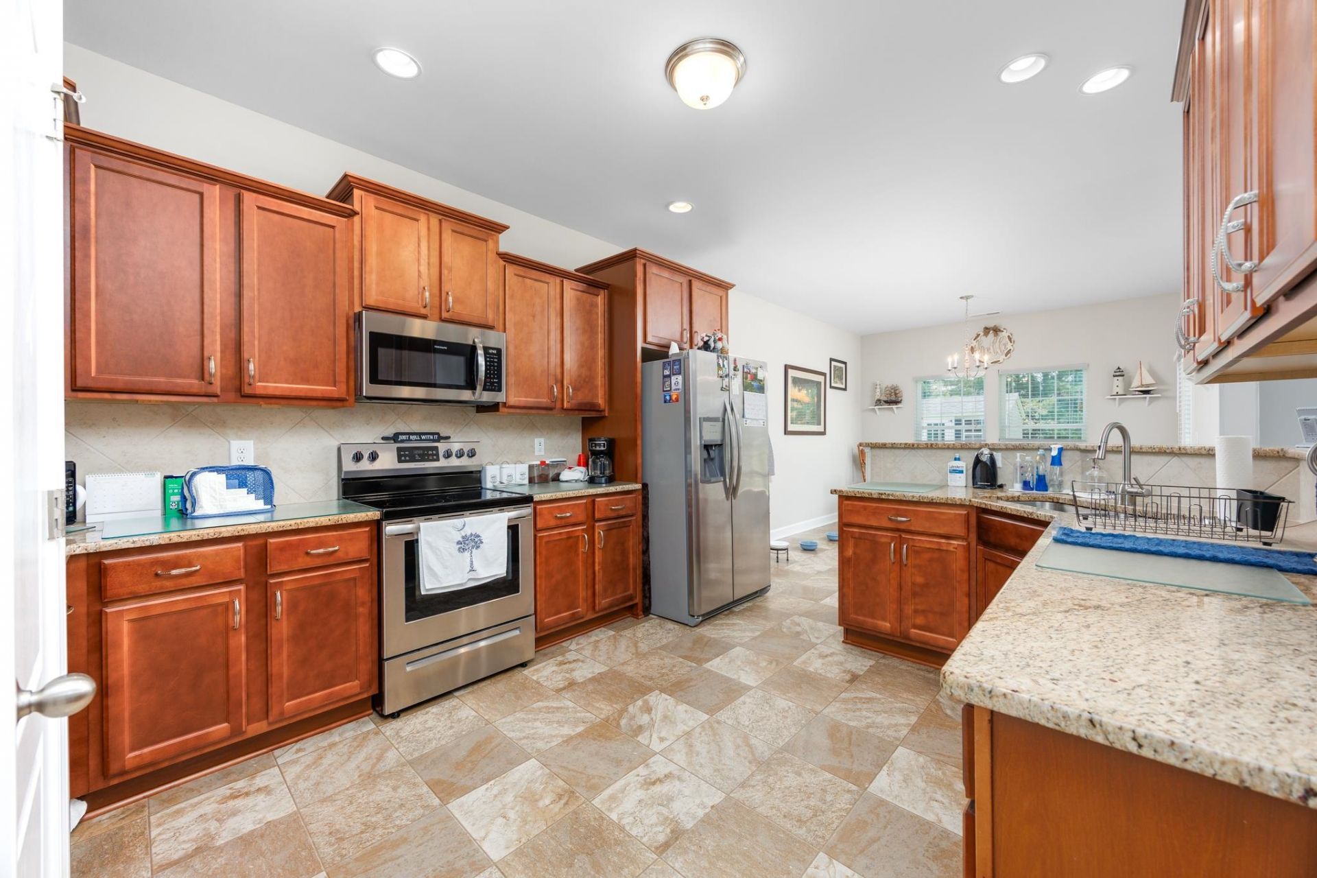 840 Derbyshire Ct. Photo 13