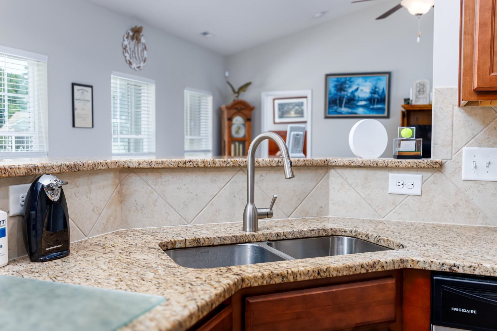 840 Derbyshire Ct. Photo 14