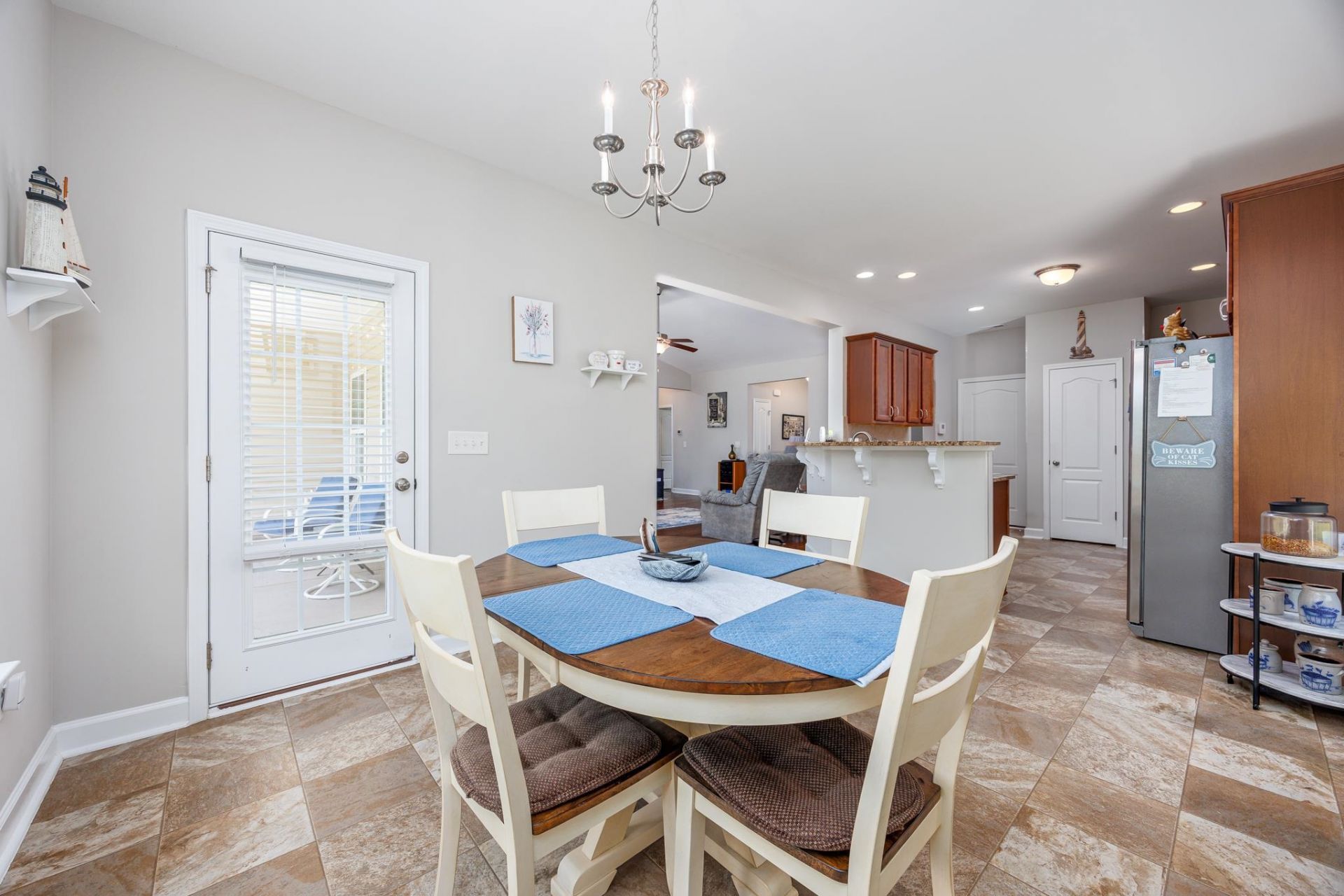 840 Derbyshire Ct. Photo 17
