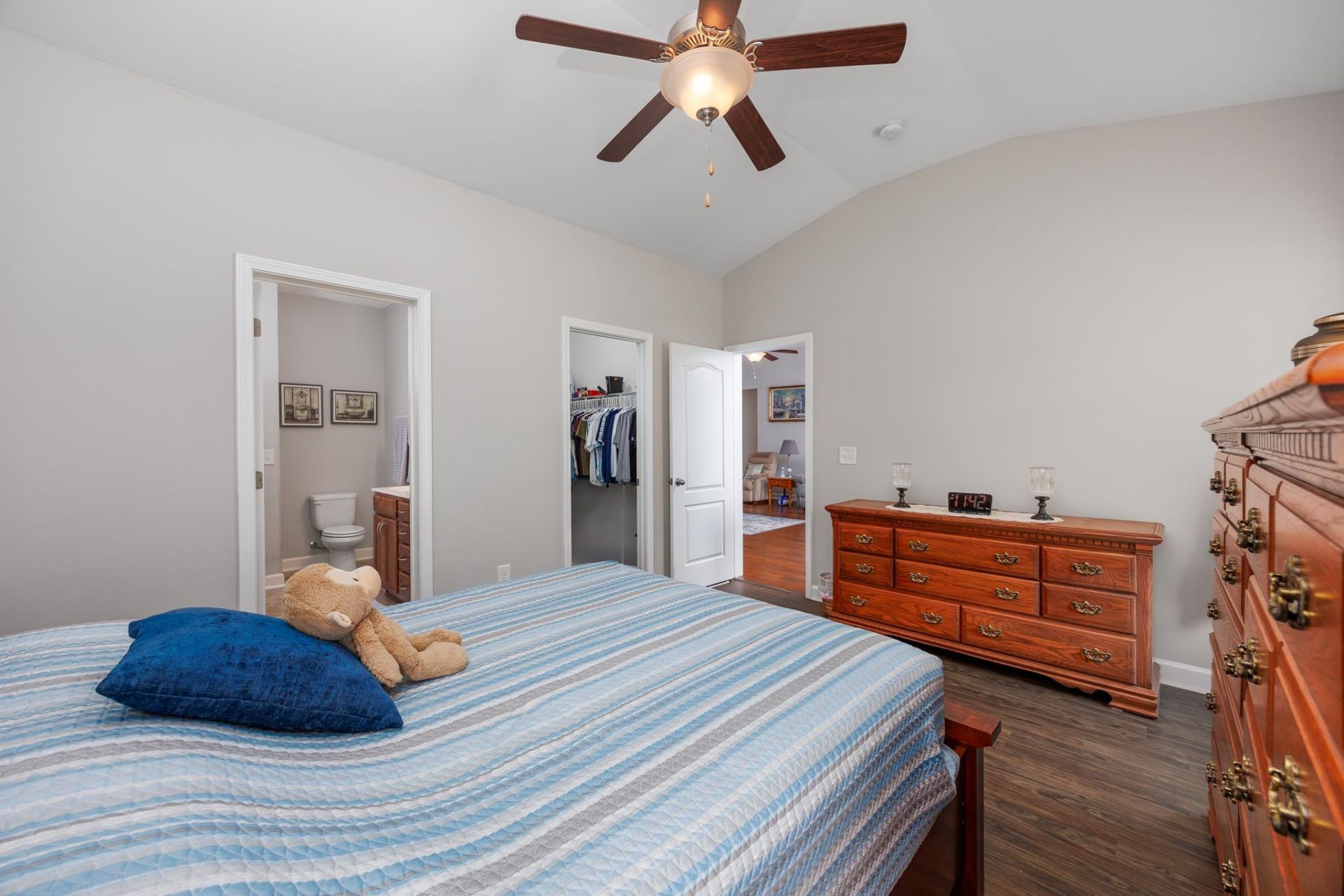 840 Derbyshire Ct. Photo 19