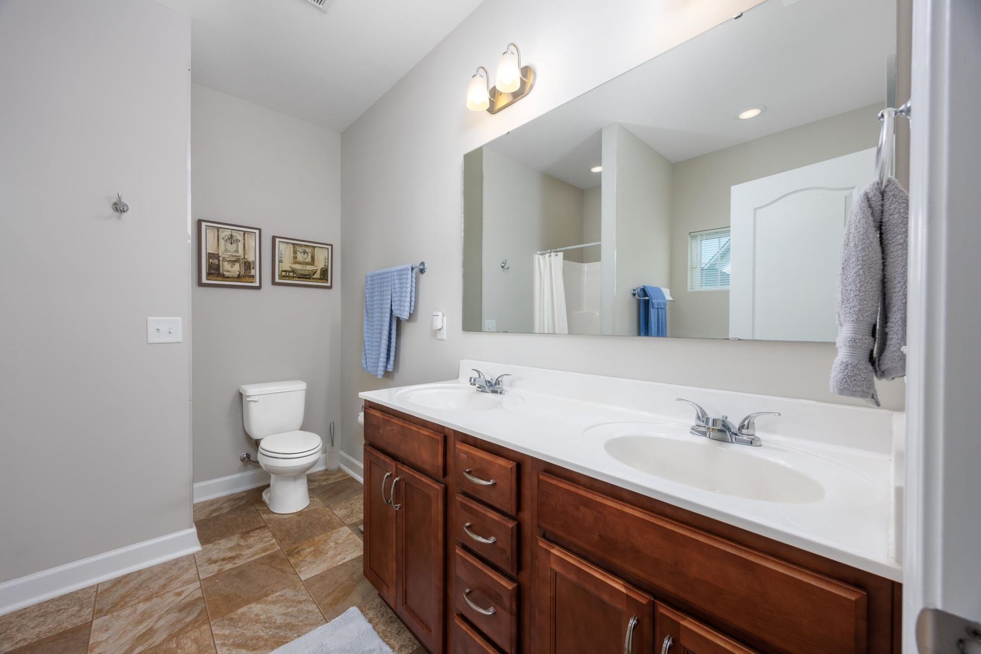 840 Derbyshire Ct. Photo 21