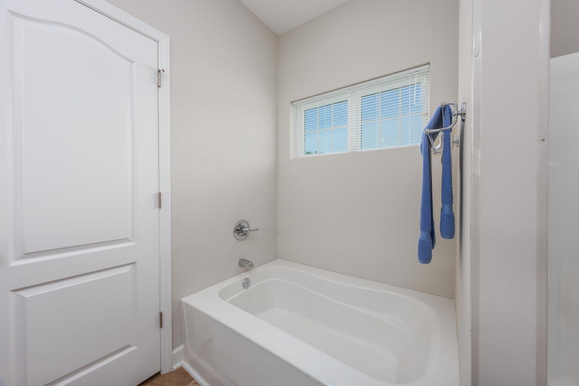 840 Derbyshire Ct. Photo 24