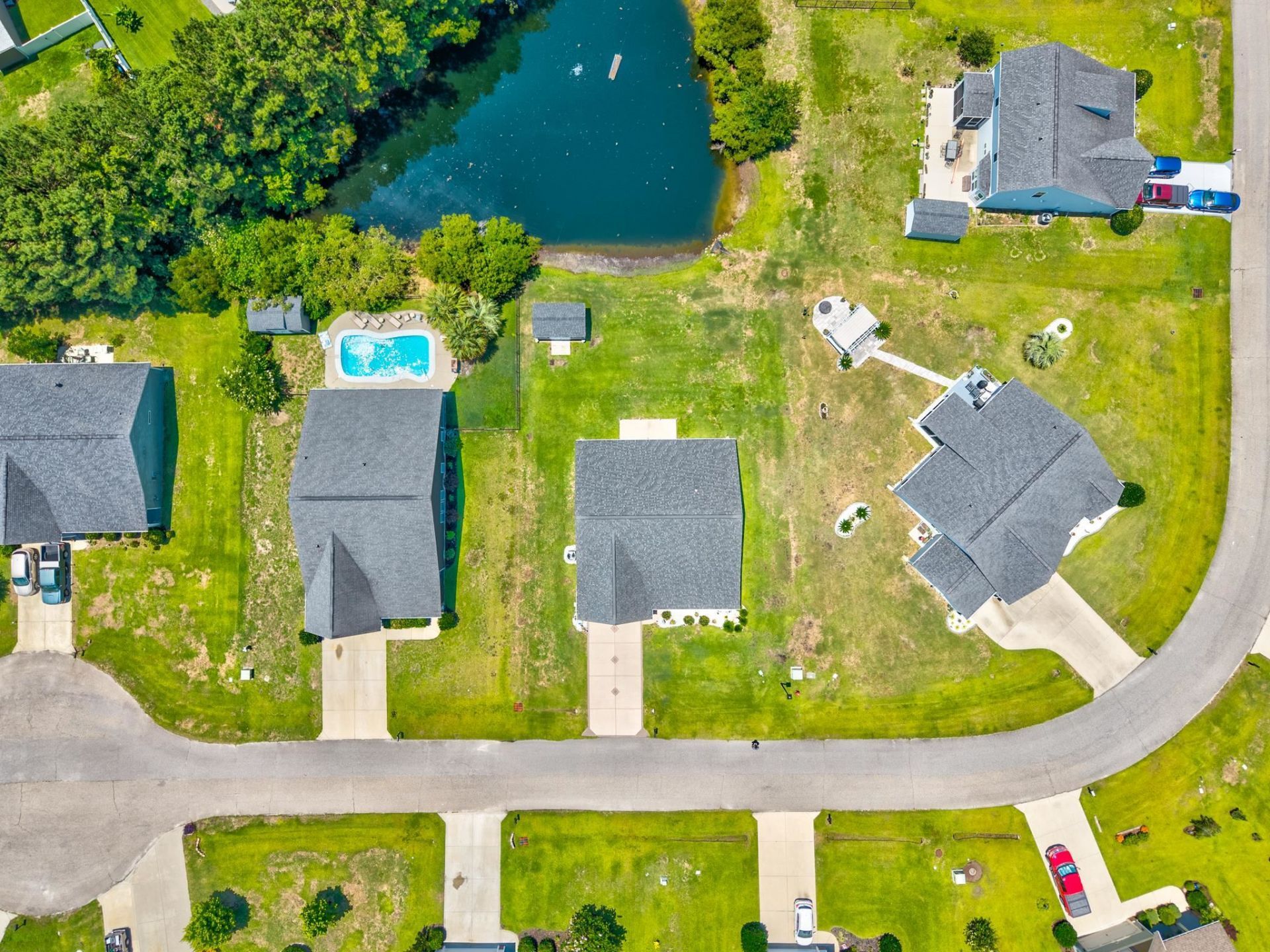 840 Derbyshire Ct. Photo 44