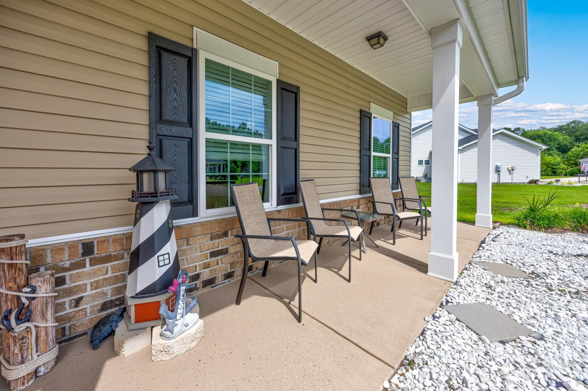 840 Derbyshire Ct. Photo 5