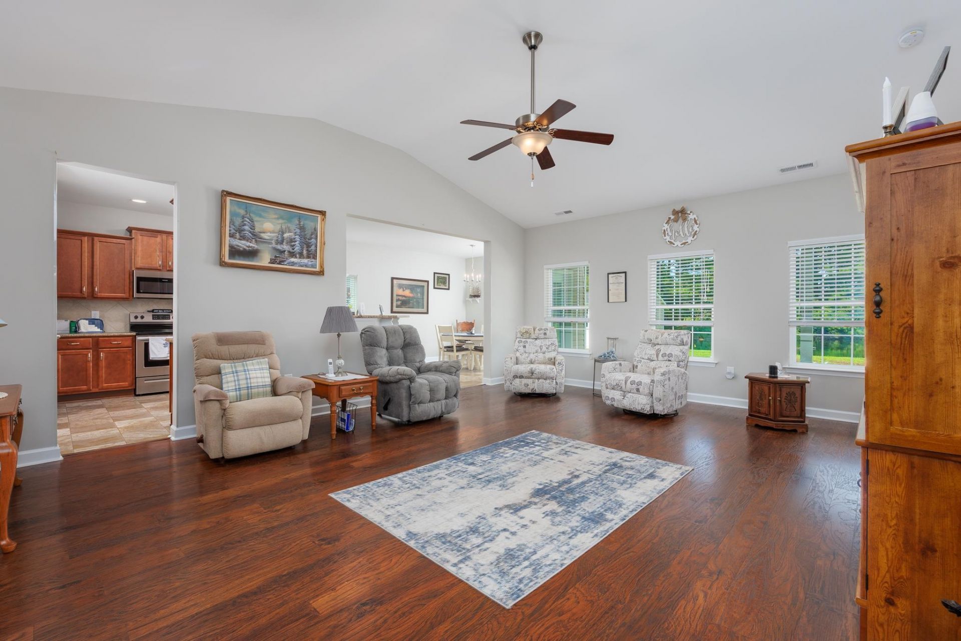 840 Derbyshire Ct. Photo 6