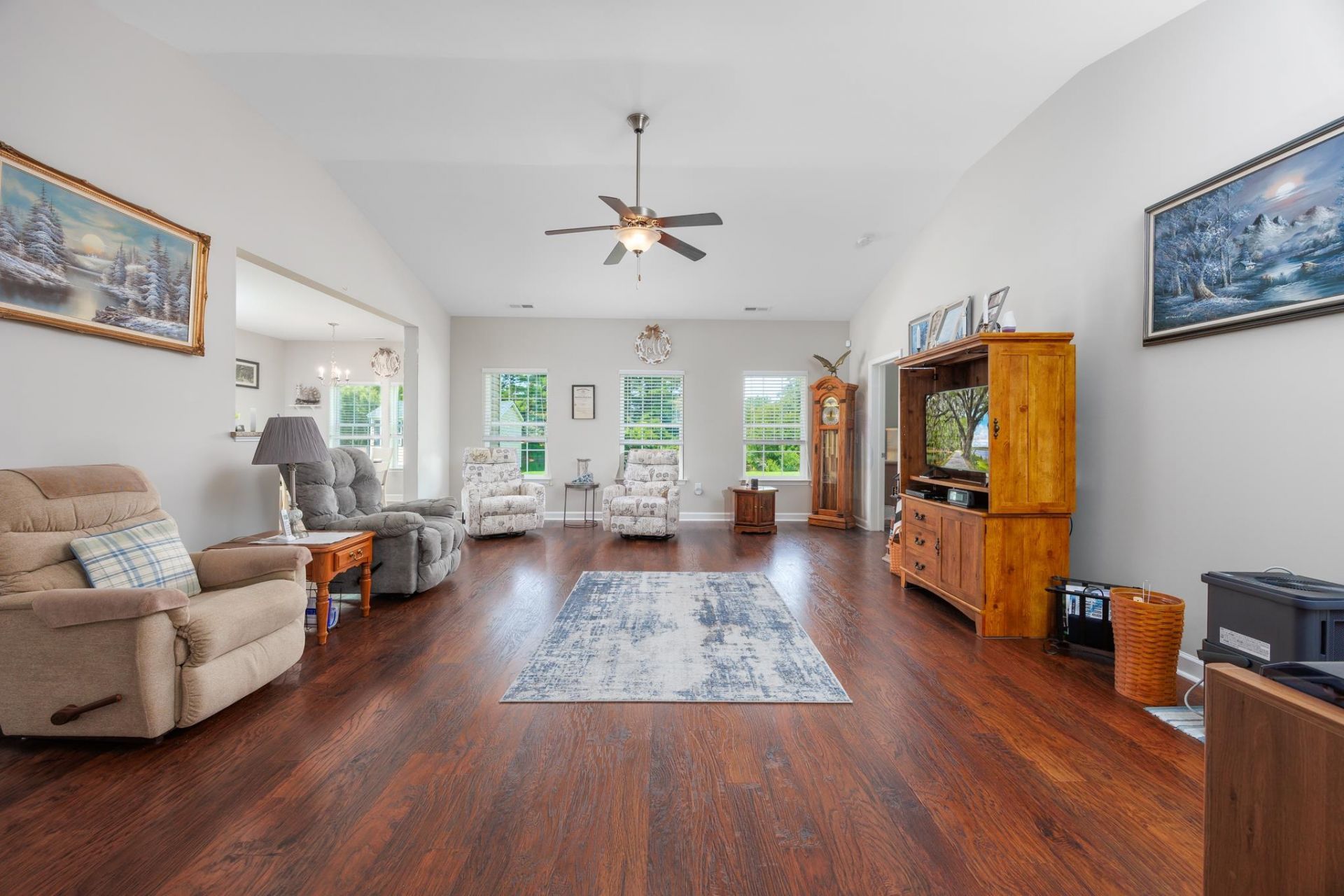 840 Derbyshire Ct. Photo 8
