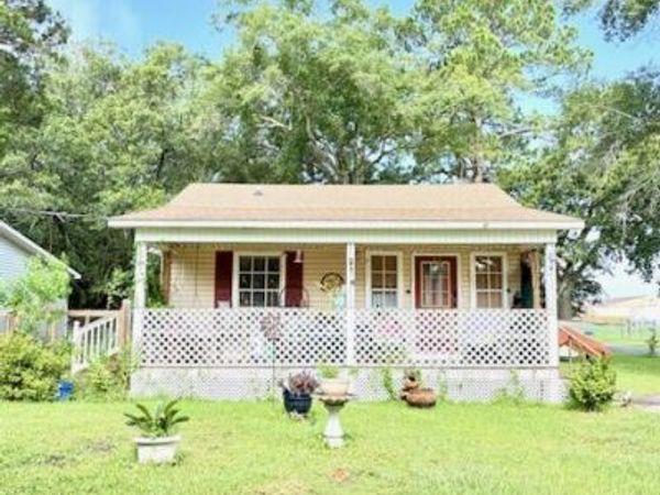 2411 11th Street, Pascagoula, MS 39567