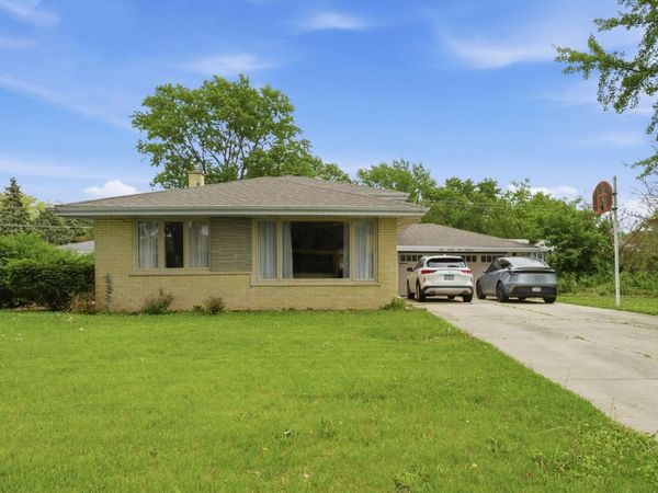 12519 S Menard Avenue , Palos Heights, IL 60463