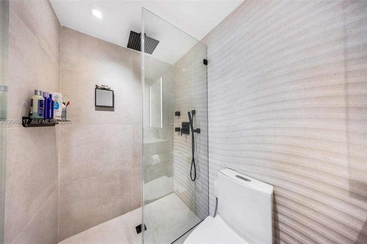 1621 Bay Rd , Unit PH4, Miami Beach, FL 33139 Photo