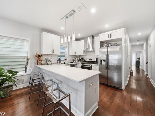 19 Terhune Ave, Jersey, NJ 07305