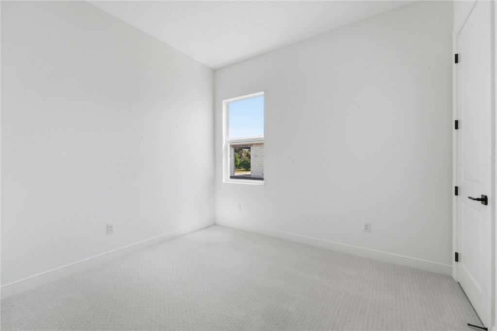 6783 68th Square, Vero Beach, FL 32967 Photo